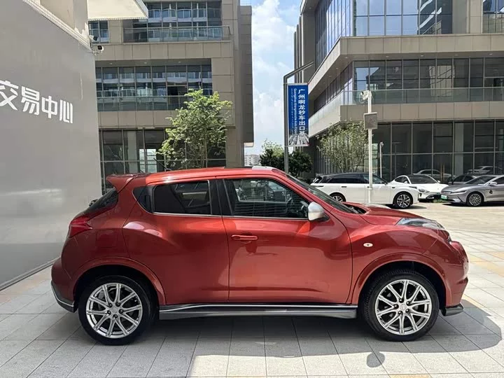 Infiniti ESQ