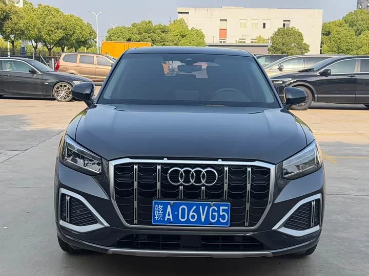 Audi Q2L