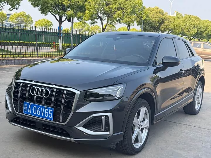 Audi Q2L