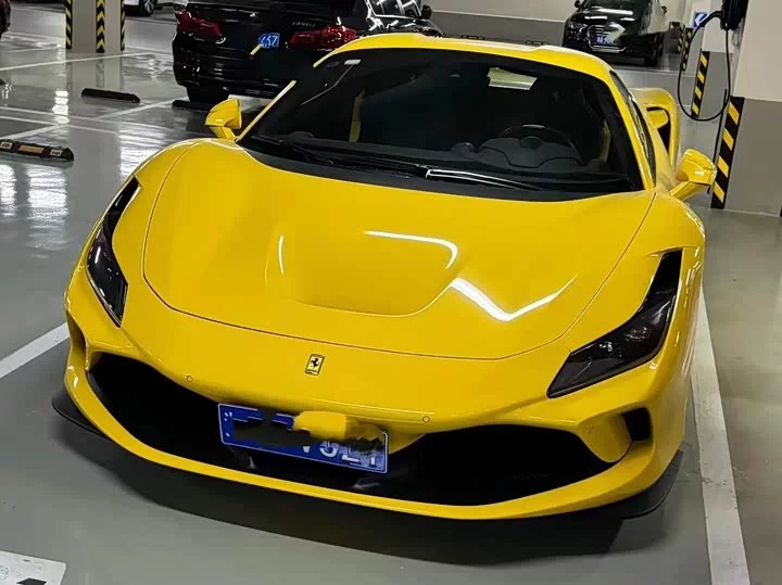 ferrari F8