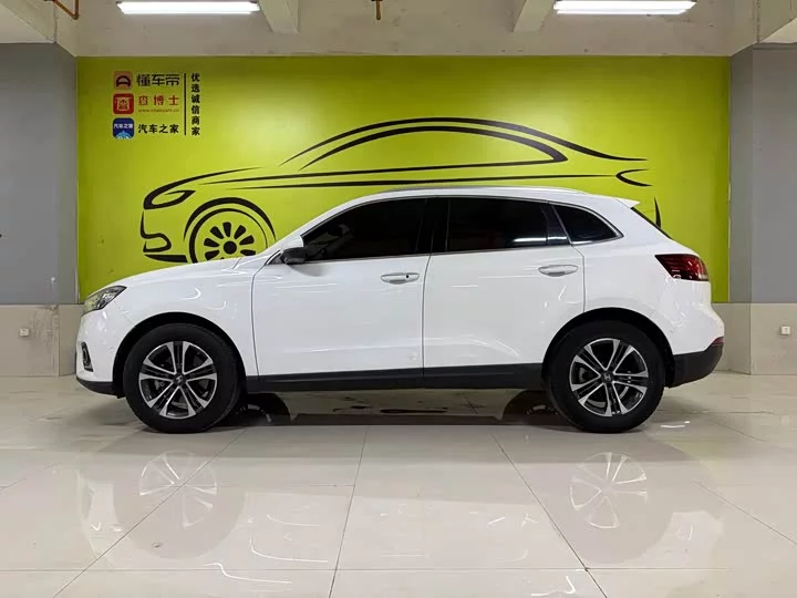 Borgward BX7