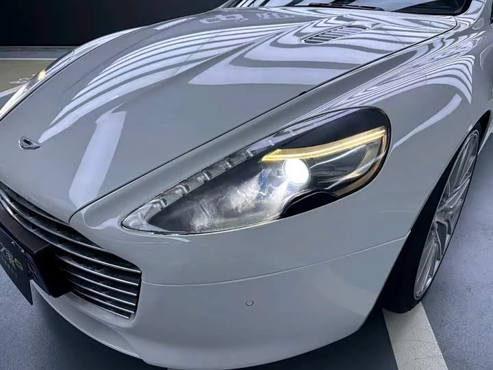 Aston Martin Rapide