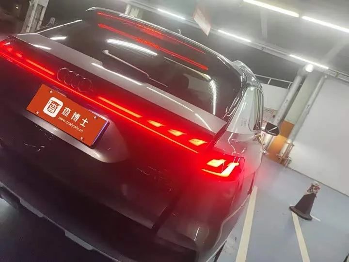 Audi Q6