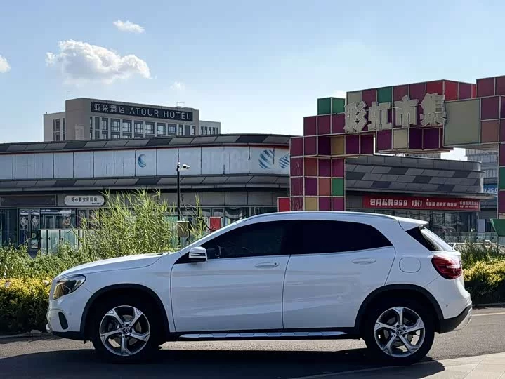 Mercedes-Benz GLA