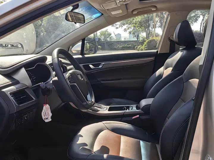Geely Emgrand GS