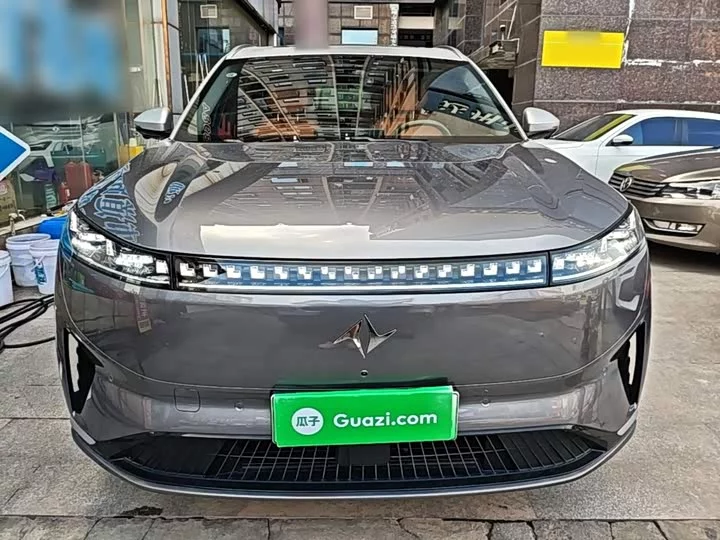 Dongfeng eπ008
