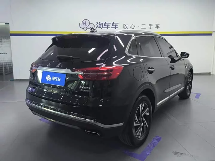 Hongqi HS5