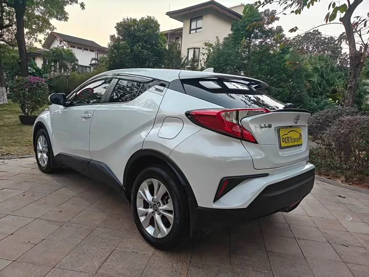 Toyota Yize IZOA
