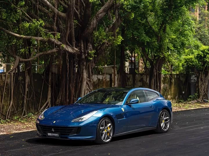 ferrari GTC4Lusso