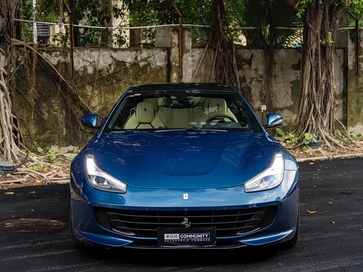 ferrari GTC4Lusso