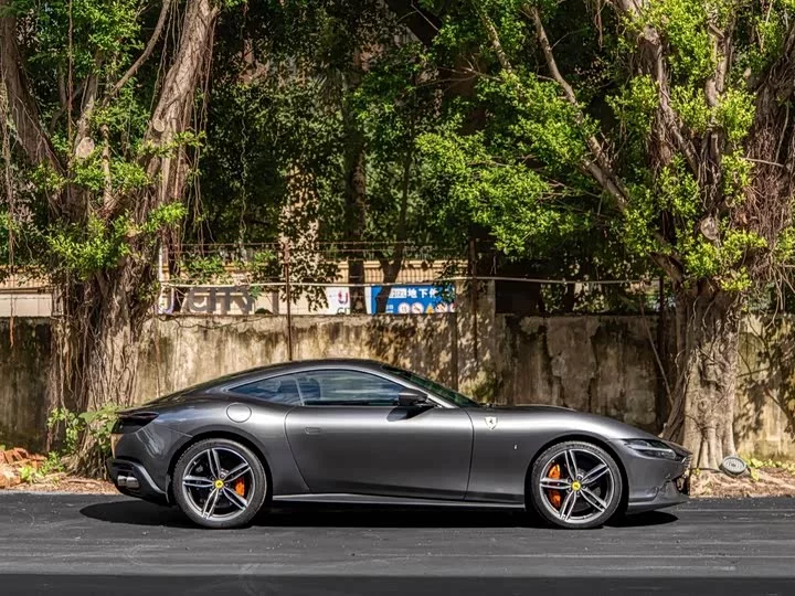ferrari Roma