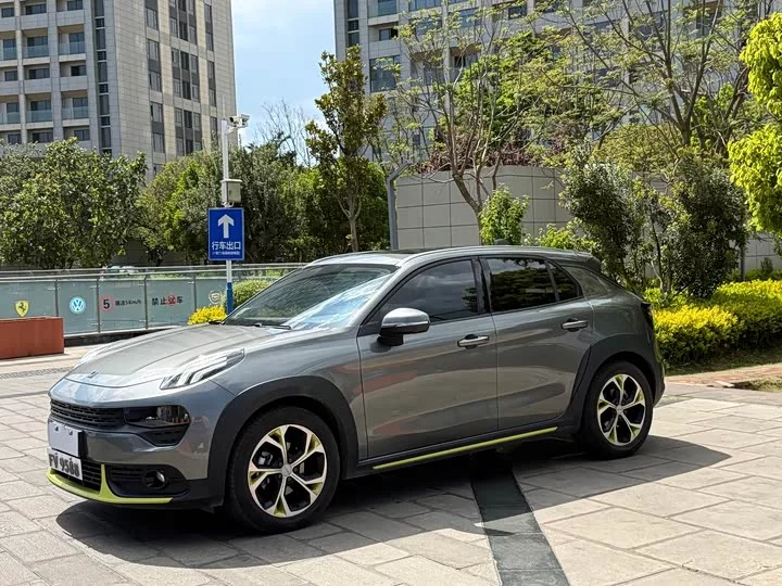 Lynk & Co 02