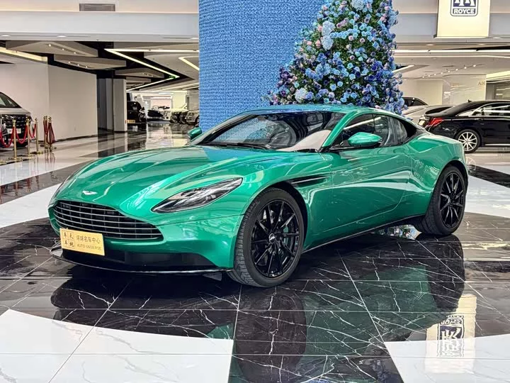 Aston Martin DB11