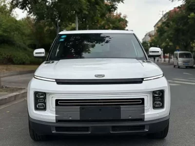 Geely ICON