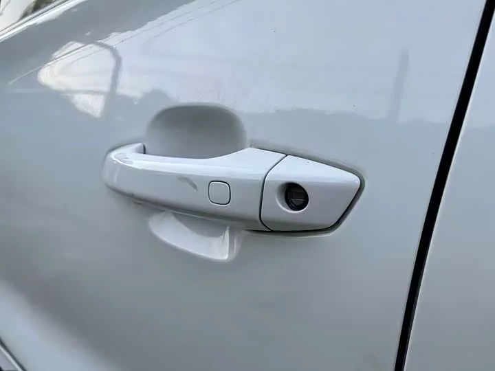 BYD e2