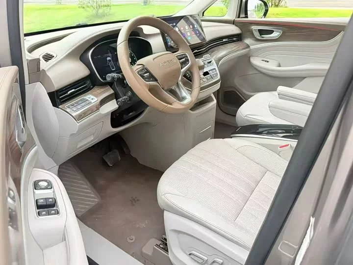Roewe iMAX8