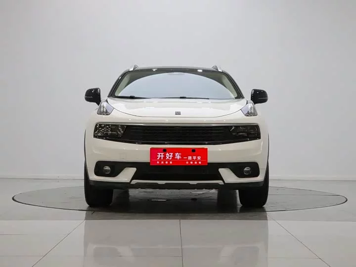 Lynk & Co 01 EM-P