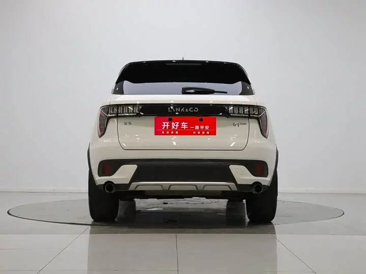 Lynk & Co 01 EM-P