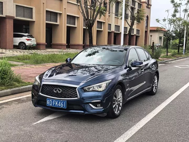 Infiniti Q50L