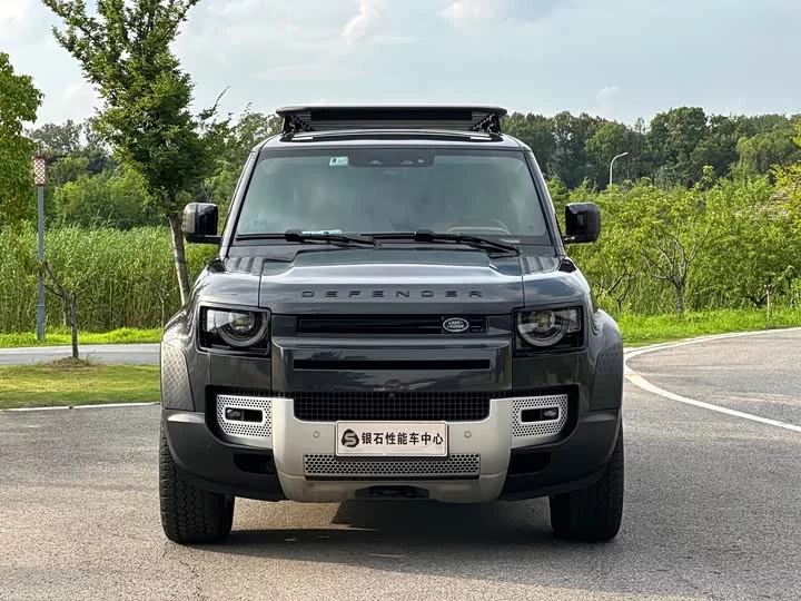 Land Rover guard