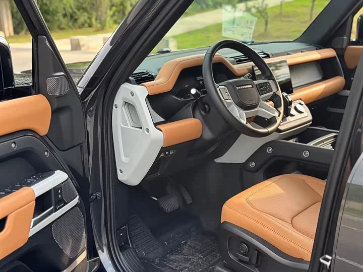 Land Rover guard