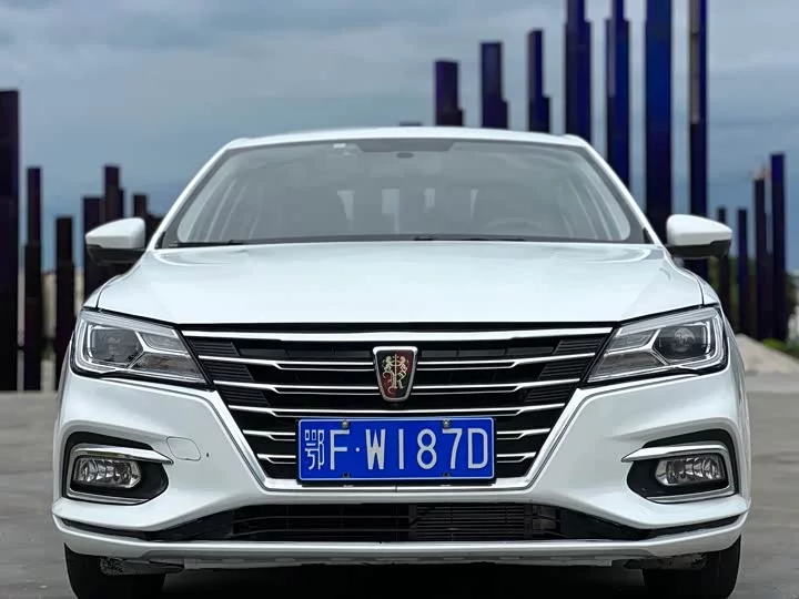 Roewe i5