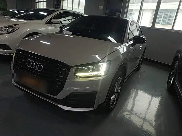 Audi Q2L