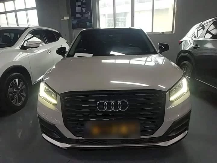 Audi Q2L
