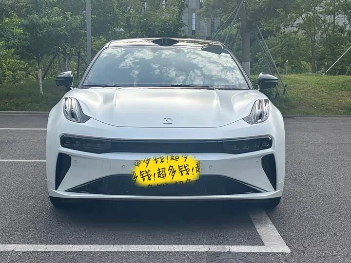ZEEKR 001
