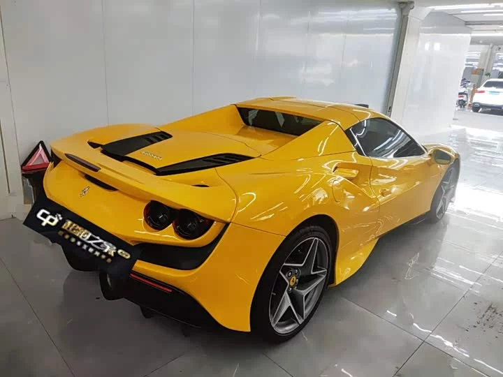 ferrari F8