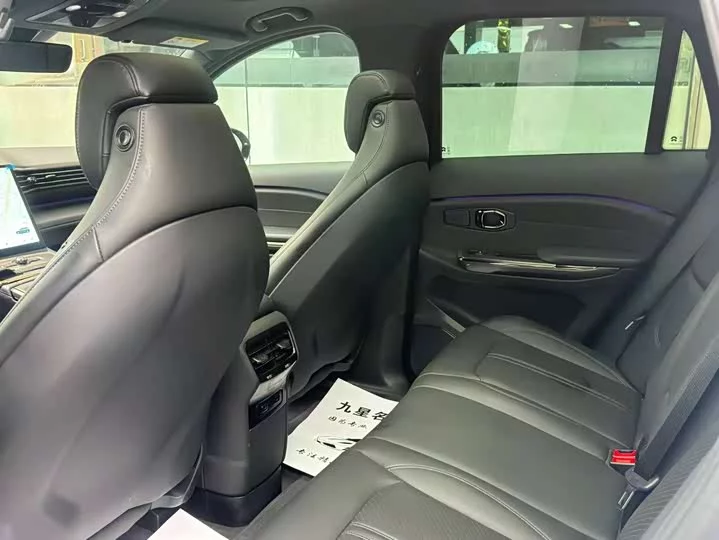 NIO ES6