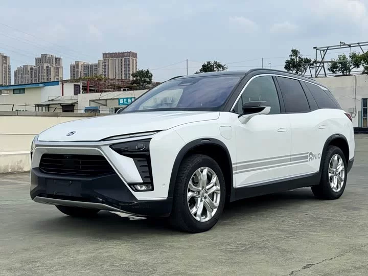 NIO ES8