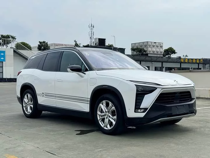 NIO ES8