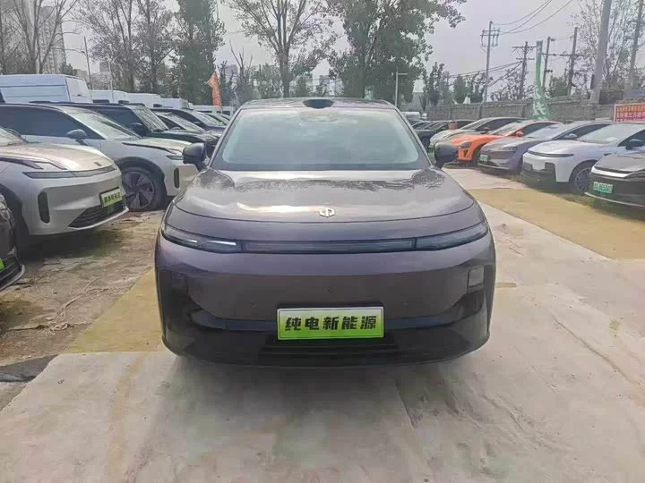 Leapmotor B10