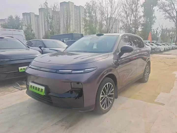 Leapmotor B10