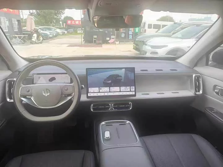Leapmotor B10