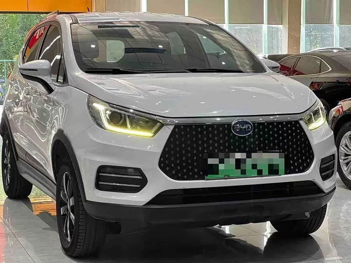 BYD S2