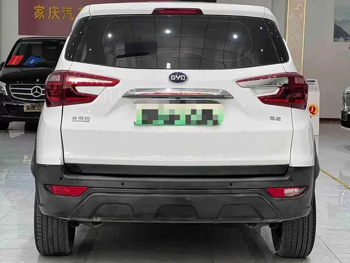 BYD S2
