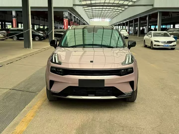 Lynk & Co 06