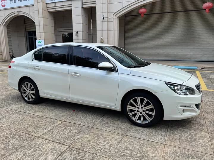 Peugeot 408