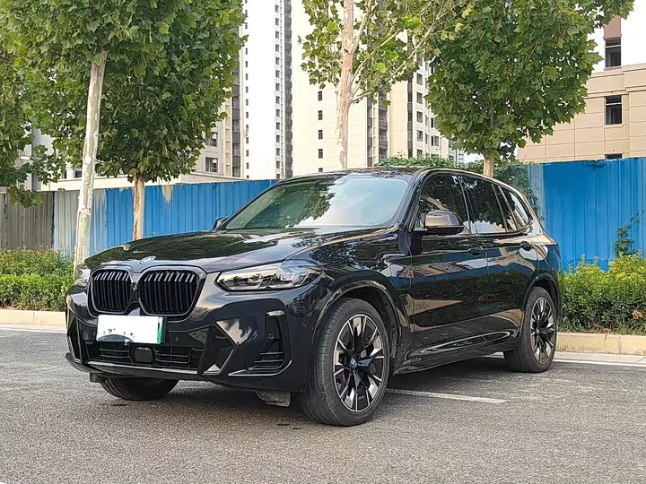 BMW iX3