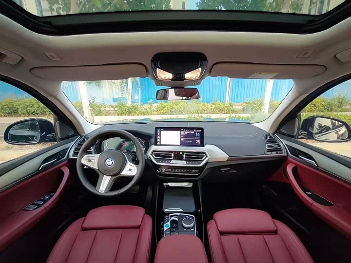 BMW iX3
