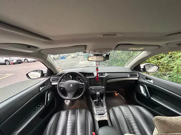 Peugeot 408