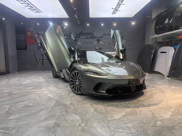 McLaren GT
