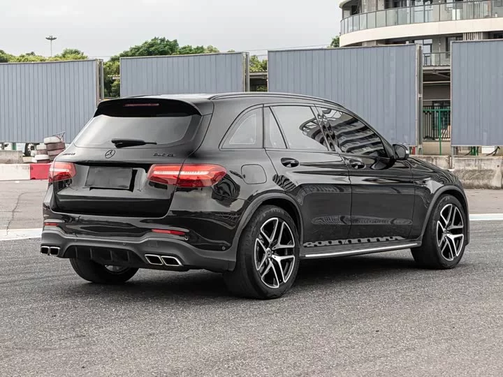 Mercedes-Benz GLC AMG