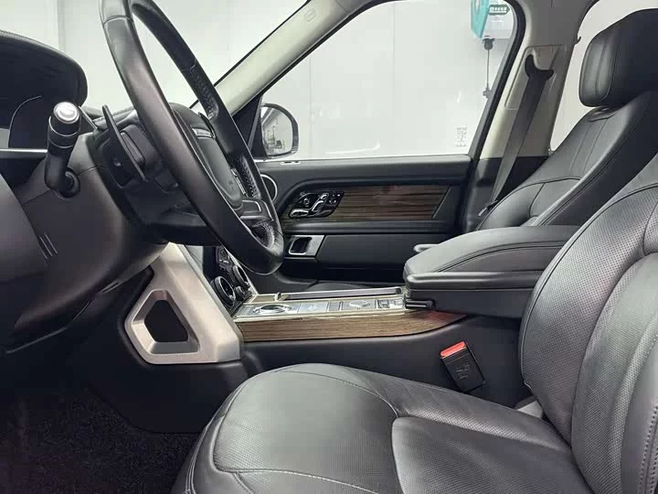 Land Rover range rover