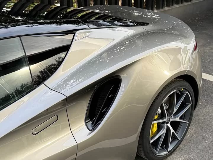 Lotus EMIRA