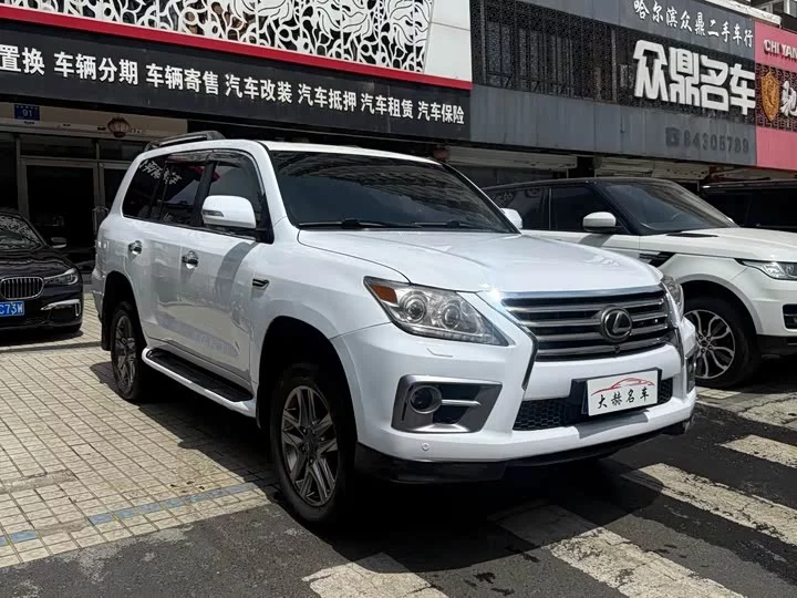 Lexus LX