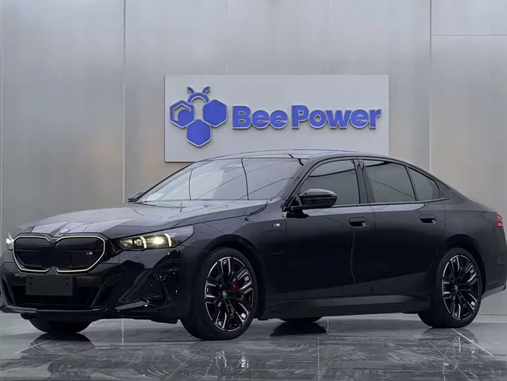 BMW i5 M60