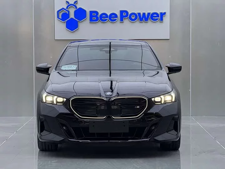 BMW i5 M60